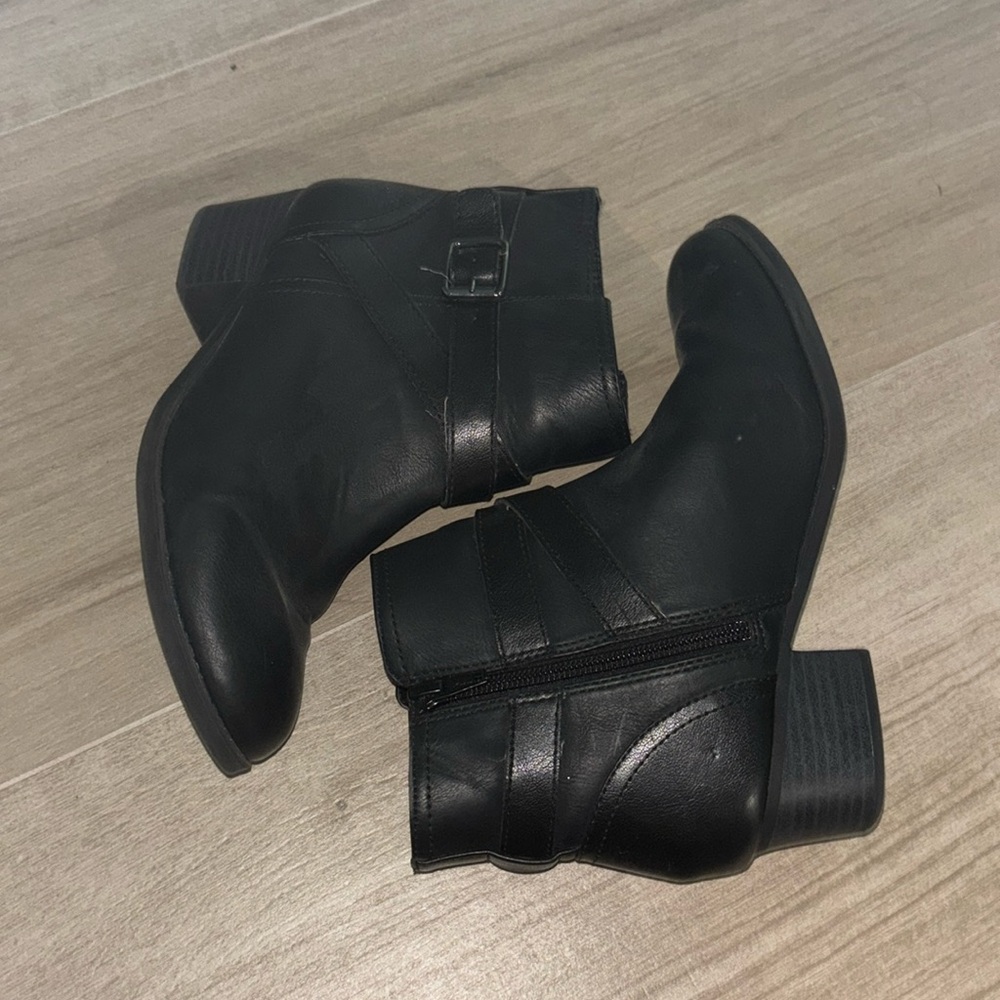 Kids booties